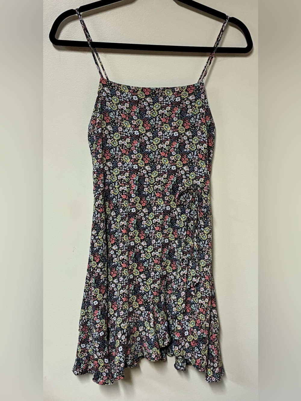 Altar’d State XS Black Multicolor Ditsy Floral Side Tie Mini Dress